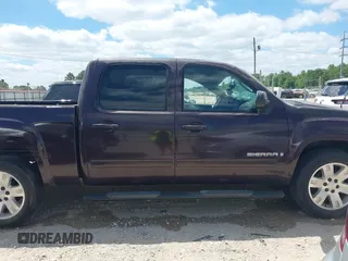 2008 GMC Sierra 1500 SLE1 z VIN 2GTEC13JX81125255, wystawiony jako IAAI lot #41955534 z przebiegiem 246 256 mil mil oraz . Historia ofert i sprzedaży dostępna na DreamBid. Obrazek 14.