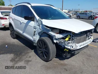 2019 Ford Escape SE z VIN 1FMCU0GD4KUA80209, wystawiony jako IAAI lot #42403580 z przebiegiem 36 705 mil mil oraz . Historia ofert i sprzedaży dostępna na DreamBid. Obrazek 1.