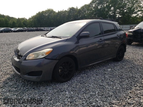 2009 Toyota Matrix S с VIN 2T1LE40E29C002272, выставлен на аукционе Copart как лот 59304995 с пробегом 187 685 миль миль и Чистый • Clean title. История ставок и продаж доступна на DreamBid. Изображение 1.