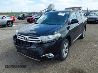 2013 Toyota Highlander Limited z VIN 5TDDK3EH1DS258901, wystawiony jako IAAI lot #42026696 z przebiegiem 110 465 mil mil oraz . Historia ofert i sprzedaży dostępna na DreamBid. Obrazek 17.