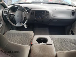 2001 Ford F-150 XL z VIN 1FTRX17L51KF49210, wystawiony jako Copart lot #45689785 z przebiegiem Nie podano mil oraz Szkoda całkowita • Salvage title. Historia ofert i sprzedaży dostępna na DreamBid. Obrazek 8.