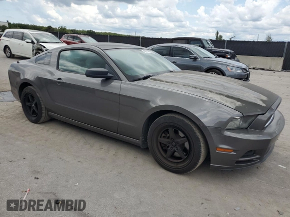 2013 Ford Mustang V6 z VIN 1ZVBP8AM8D5215538, wystawiony jako Copart lot #62214695 z przebiegiem 130 904 mil mil oraz Czysty tytuł • Clean title. Historia ofert i sprzedaży dostępna na DreamBid. Obrazek 4.