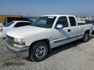 2000 Chevrolet Silverado 1500 LS with VIN 2GCEC19V0Y1122598, listed as a Copart auction lot 53875795 with 86,066 mi miles and Salvage Title. Bid and sale history available at DreamBid. Image 1.