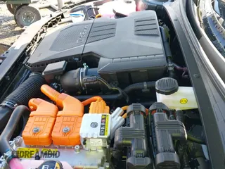 2025 Hyundai Elantra Blue with VIN KMHLM4DJ8SU133138, listed as a IAAI auction lot 43348868 with 2,684 mi miles and . Bid and sale history available at DreamBid. Image 20.