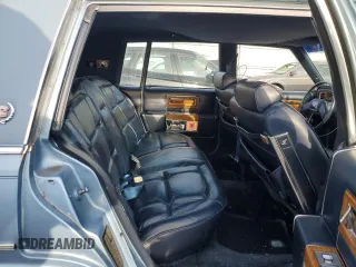 1981 Cadillac Fleetwood z VIN 1G6AB6996B9227908, wystawiony jako Copart lot #41441855 z przebiegiem 47 334 mil mil oraz Szkoda całkowita • Salvage title. Historia ofert i sprzedaży dostępna na DreamBid. Obrazek 10.