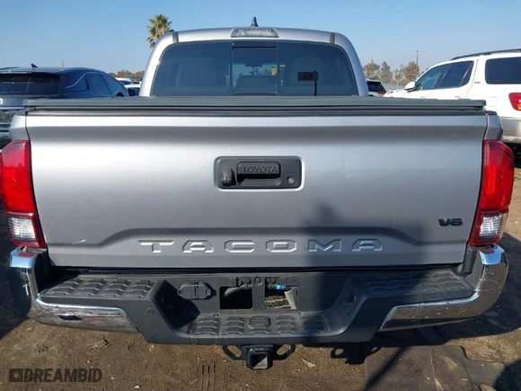 2020 Toyota Tacoma 2WD SR5 with VIN 3TMAZ5CN4LM138902, listed as a IAAI auction lot 41453443 with 25,447 mi miles. Bid and sale history available at carsss.com. Image 16.