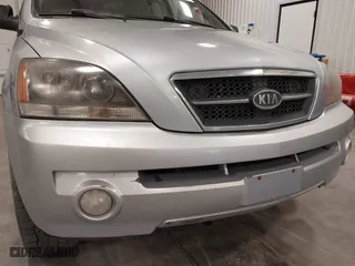 2005 Kia Sorento LX with VIN KNDJC733455454661, listed as a IAAI auction lot 41766537 with 210,297 mi miles. Bid and sale history available at carsss.com. Image 12.