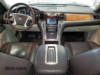 2011 Cadillac Escalade ESV Platinum Edition z VIN 1GYS4KEF7BR252763, wystawiony jako Copart lot #55679055 z przebiegiem 188 590 mil mil oraz Czysty tytuł • Clean title. Historia ofert i sprzedaży dostępna na DreamBid. Obrazek 8.