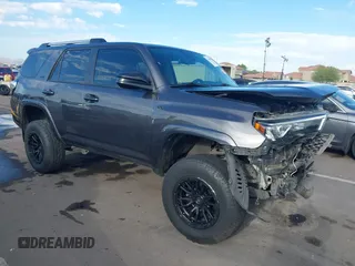 2020 Toyota 4Runner SR5 with VIN JTEBU5JR5L5777090, listed as a IAAI auction lot 42660964 with 92,195 mi miles and . Bid and sale history available at DreamBid. Image 1.