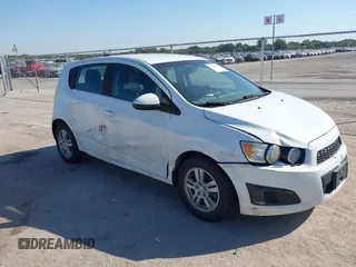 2016 Chevrolet Sonic LT z VIN 1G1JC6SH7G4129463, wystawiony jako IAAI lot #40505879 z przebiegiem 186 837 mil mil oraz . Historia ofert i sprzedaży dostępna na DreamBid. Obrazek 1.