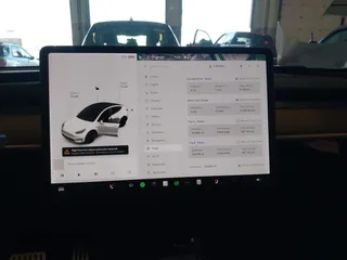 2021 Tesla Model Y Performance with VIN 5YJYGDEF4MF263473, listed as a IAAI auction lot 41851083 with 39,289 mi miles and . Bid and sale history available at DreamBid. Image 7.