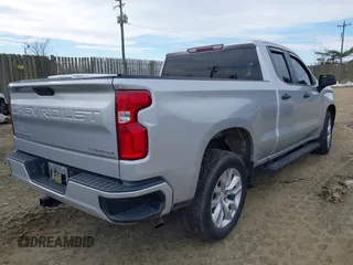 2020 Chevrolet Silverado 1500 Custom with VIN 1GCRWBEKXLZ375096, listed as a IAAI auction lot 41299675 with 32,046 mi miles. Bid and sale history available at carsss.com. Image 4.