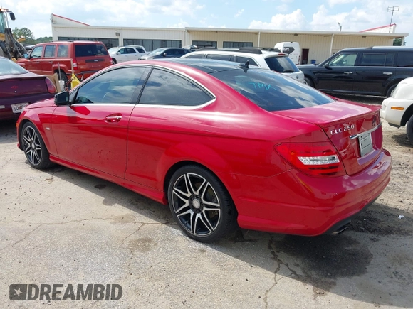 2013 Mercedes-Benz C 250 с VIN WDDGJ4HB9DF963125, выставлен на аукционе IAAI как лот 42725863 с пробегом 71 413 миль миль и . История ставок и продаж доступна на DreamBid. Изображение 3.