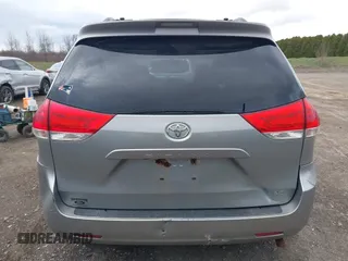 2011 Toyota Sienna LE AAS with VIN 5TDKK3DC8BS051934, listed as a IAAI auction lot 42040204 with 207,863 mi miles. Bid and sale history available at carsss.com. Image 16.