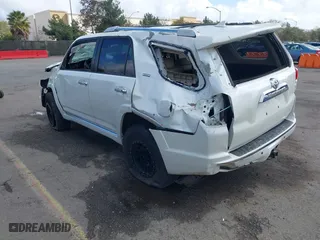 2010 Toyota 4Runner SR5 with VIN JTEZU5JR0A5003972, listed as a IAAI auction lot 41557522 with 0 mi miles. Bid and sale history available at carsss.com. Image 3.