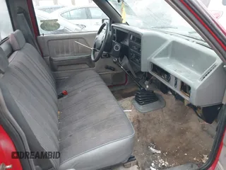 1996 Dodge Dakota z VIN 1B7FL26P1TS551841, wystawiony jako IAAI lot #41534036 z przebiegiem 229 386 mil mil oraz . Historia ofert i sprzedaży dostępna na DreamBid. Obrazek 5.
