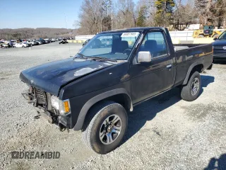 1996 Nissan Frontier XE z VIN 1N6SD11Y5TC330076, wystawiony jako Copart lot #88887665 z przebiegiem 347 347 mil mil oraz Szkoda całkowita • Salvage title. Historia ofert i sprzedaży dostępna na DreamBid. Obrazek 1.