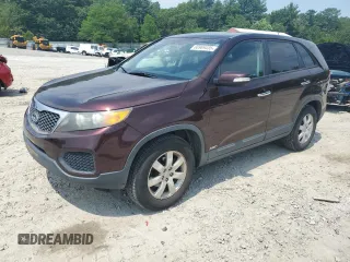 2011 Kia Sorento LX z VIN 5XYKTCA10BG030427, wystawiony jako Copart lot #60969435 z przebiegiem 129 960 mil mil oraz Czysty tytuł • Clean title. Historia ofert i sprzedaży dostępna na DreamBid. Obrazek 1.