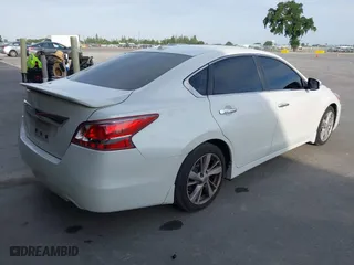 2013 Nissan Altima 3.5 SL with VIN 1N4BL3AP9DC234645, listed as a IAAI auction lot 42034822 with 190,148 mi miles. Bid and sale history available at carsss.com. Image 4.