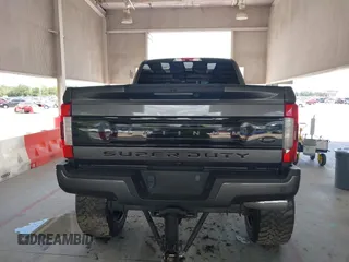 2019 Ford F-250 XL with VIN 1FT7W2BT2KEE12412, listed as a IAAI auction lot 40183336 with 68,807 mi miles and . Bid and sale history available at DreamBid. Image 17.