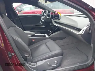 2023 Lucid Air Pure z VIN 50EA1PFA4PA006331, wystawiony jako IAAI lot #42213426 z przebiegiem 13 287 mil mil oraz . Historia ofert i sprzedaży dostępna na DreamBid. Obrazek 5.