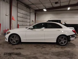 2018 Mercedes-Benz C 300 z VIN WDDWF4KB8JR351384, wystawiony jako IAAI lot #42421670 z przebiegiem 41 814 mil mil oraz . Historia ofert i sprzedaży dostępna na DreamBid. Obrazek 15.