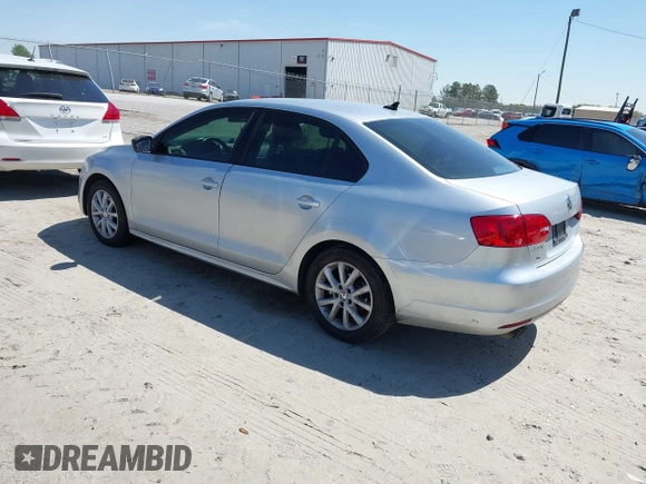 2012 Volkswagen Jetta Sedan SE w/Convenience with VIN 3VWDX7AJXCM424510, listed as a IAAI auction lot 41851124 with 155,532 mi miles. Bid and sale history available at carsss.com. Image 3.
