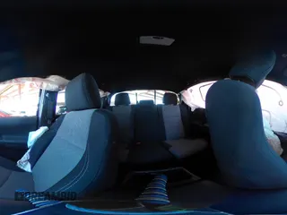 2022 Toyota Tacoma SR z VIN 3TYCZ5AN1NT062445, wystawiony jako IAAI lot #41967336 z przebiegiem Nie podano mil oraz . Historia ofert i sprzedaży dostępna na DreamBid. Obrazek 18.