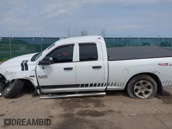 2016 Ram 1500 Express z VIN 1C6RR7FT2GS147174, wystawiony jako IAAI lot #42019690 z przebiegiem 53 330 mil mil oraz . Historia ofert i sprzedaży dostępna na DreamBid. Obrazek 14.