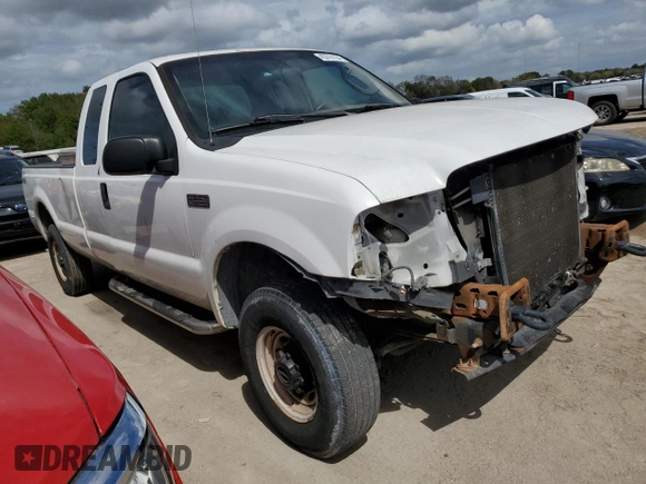 2004 Ford F-250 XL with VIN 1FTNX21L14EC66450, listed as a Copart auction lot 45310104 with 122,837 mi miles and Non repairable. Bid and sale history available at DreamBid. Image 4.