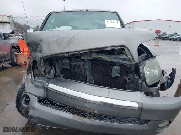 2005 Toyota Tundra SR5 with VIN 5TBET341X5S476366, listed as a IAAI auction lot 41607532 with 293,760 mi miles. Bid and sale history available at carsss.com. Image 12.