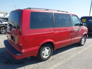 1998 Chevrolet Astro with VIN 1GNDM19W5WB131741, listed as a IAAI auction lot 41993985 with 87,362 mi miles. Bid and sale history available at carsss.com. Image 4.