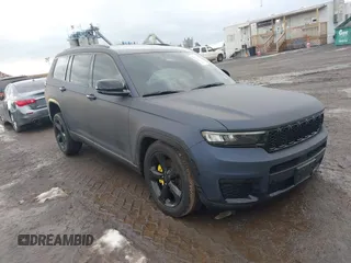 2021 Jeep Grand Cherokee Altitude z VIN 1C4RJKAG4M8168937, wystawiony jako IAAI lot #41556239 z przebiegiem 32 610 mil mil oraz . Historia ofert i sprzedaży dostępna na DreamBid. Obrazek 1.