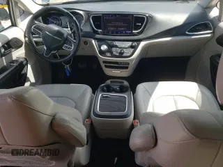 2021 Chrysler Pacifica Touring L with VIN 2C4RC1BG3MR574988, listed as a Copart auction lot 52213925 with 76,166 mi miles and Salvage Title. Bid and sale history available at DreamBid. Image 8.