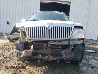 2006 Lincoln Navigator Luxury with VIN 5LMFU28526LJ27018, listed as a Copart auction lot 71225534 with 158,534 mi miles and Salvage Title. Bid and sale history available at carsss.com. Image 5.