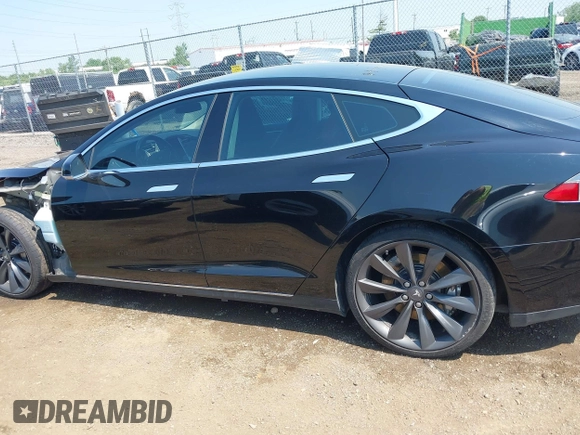 2013 Tesla Model S Performance with VIN 5YJSA1CP5DFP25346, listed as a IAAI auction lot 42463047 with 112,909 mi miles and . Bid and sale history available at DreamBid. Image 15.