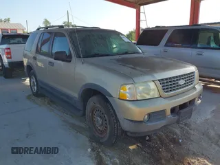 2003 Ford Explorer XLT with VIN 1FMZU73K63ZA27880, listed as a IAAI auction lot 42092466 with 185,070 mi miles. Bid and sale history available at carsss.com. Image 1.