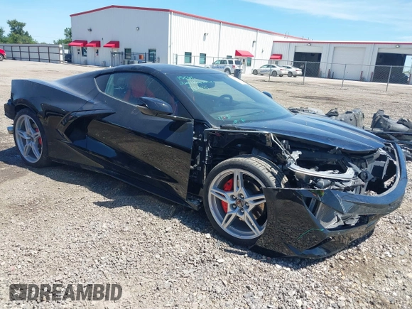 2020 Chevrolet Corvette 3LT with VIN 1G1Y82D46L5116954, listed as a IAAI auction lot 39008676 with 8,980 mi miles. Bid and sale history available at carsss.com. Image 1.