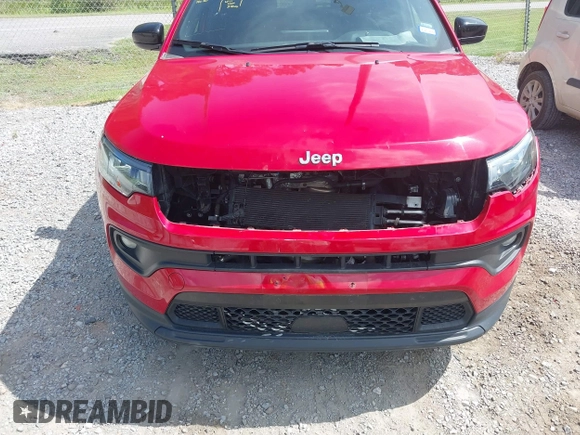 2024 Jeep Compass Latitude z VIN 3C4NJDBN8RT603717, wystawiony jako IAAI lot #42732757 z przebiegiem 44 629 mil mil oraz . Historia ofert i sprzedaży dostępna na DreamBid. Obrazek 6.