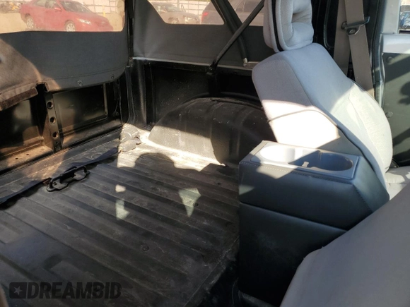 1987 Suzuki Samurai z VIN JS3JC51C3H4186141, wystawiony jako Copart lot #72551804 z przebiegiem 525 030 mil mil oraz Szkoda całkowita • Salvage title. Historia ofert i sprzedaży dostępna na DreamBid. Obrazek 10.