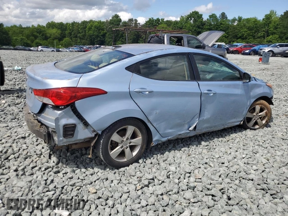 2011 Hyundai Elantra GLS z VIN KMHDH4AE2BU093672, wystawiony jako Copart lot #56977185 z przebiegiem 142 095 mil mil oraz Szkoda całkowita • Salvage title. Historia ofert i sprzedaży dostępna na DreamBid. Obrazek 3.
