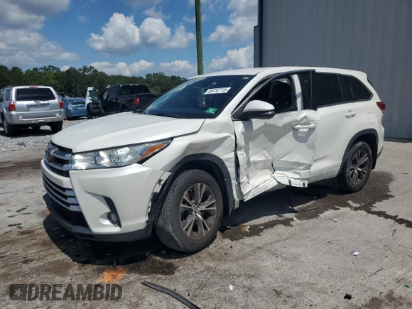 2018 Toyota Highlander LE z VIN 5TDBZRFH4JS890548, wystawiony jako Copart lot #56752715 z przebiegiem 54 152 mil mil oraz Szkoda całkowita • Salvage title. Historia ofert i sprzedaży dostępna na DreamBid. Obrazek 1.