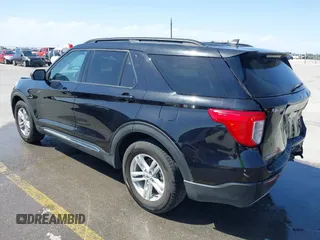 2023 Ford Explorer XLT with VIN 1FMSK7DH0PGB25363, listed as a IAAI auction lot 41783475 with 39,611 mi miles. Bid and sale history available at carsss.com. Image 3.