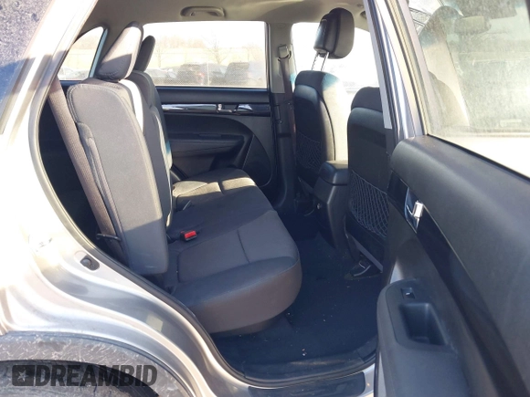 2012 Kia Sorento LX with VIN 5XYKTDA2XCG296490, listed as a IAAI auction lot 41660765 with 200,000 mi miles. Bid and sale history available at carsss.com. Image 8.