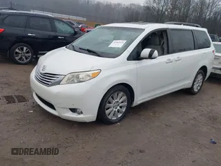 2011 Toyota Sienna XLE with VIN 5TDDK3DC8BS010051, listed as a IAAI auction lot 41405424 with 293,348 mi miles. Bid and sale history available at carsss.com. Image 17.