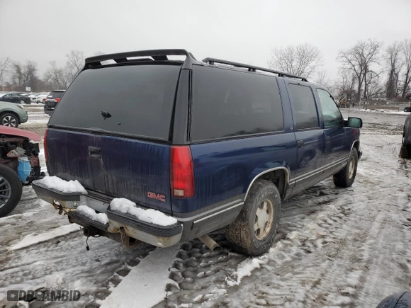 1999 GMC Suburban with VIN 1GKEC16R5XJ778103, listed as a Copart auction lot 83922774 with NaN miles and Clean Title. Bid and sale history available at carsss.com. Image 3.