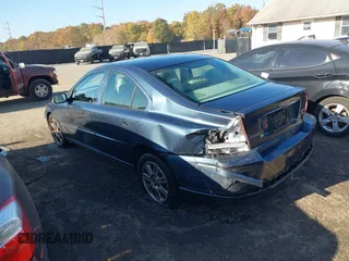 2007 Volvo S60 2.5L Turbo with VIN YV1RH592272620102, listed as a IAAI auction lot 40651625 with 171,229 mi miles. Bid and sale history available at carsss.com. Image 3.