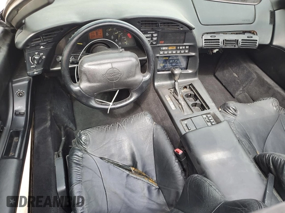1996 Chevrolet Corvette z VIN 1G1YY22P2T5105754, wystawiony jako Copart lot #56348505 z przebiegiem Nie podano mil oraz Szkoda całkowita • Salvage title. Historia ofert i sprzedaży dostępna na DreamBid. Obrazek 8.