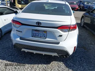 2021 Toyota Corolla SE with VIN 5YFS4MCE9MP084276, listed as a IAAI auction lot 42056696 with 39,544 mi miles and . Bid and sale history available at carsss.com. Image 16.
