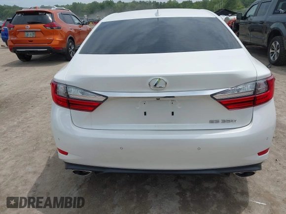 2018 Lexus ES 350 z VIN 58ABK1GG9JU095152, wystawiony jako IAAI lot #42505533 z przebiegiem 70 555 mil mil oraz . Historia ofert i sprzedaży dostępna na DreamBid. Obrazek 17.